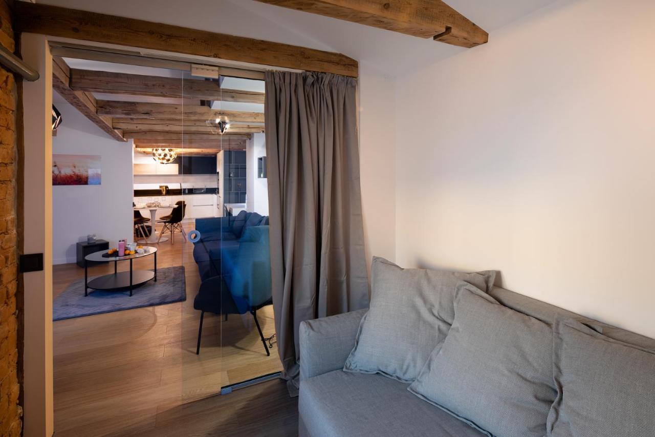 Merkela Loft Apartment Beside Vermanes Park Riga Exterior photo
