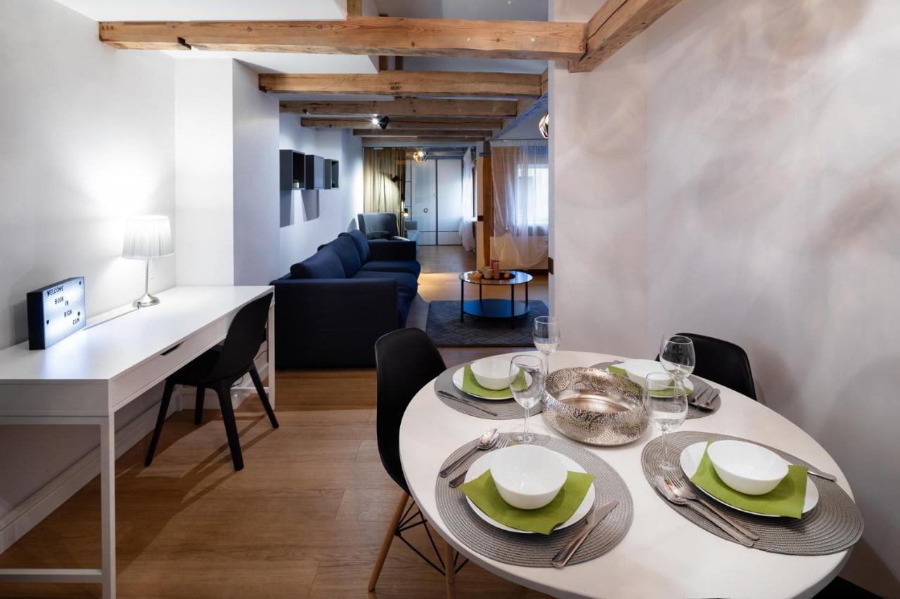 Merkela Loft Apartment Beside Vermanes Park Riga Exterior photo